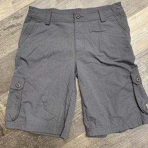 UNDER Armour Loose Youth Shorts Sz YXL Adjustable Waist Cargo Stretch Gray
